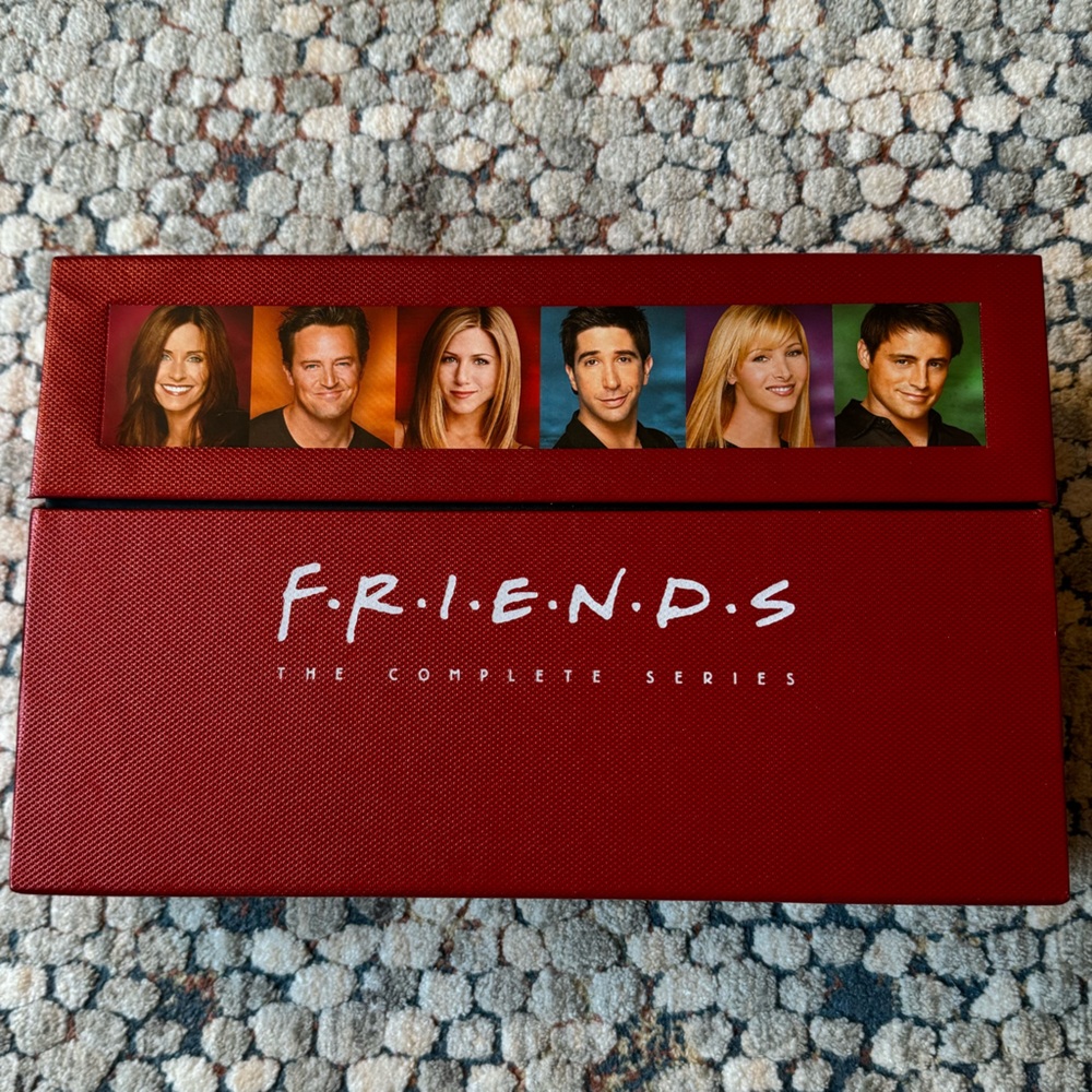 RARE Friends Complete Series Boxed Set w/ Episode Guide Book 10 Seasons/40 Discs